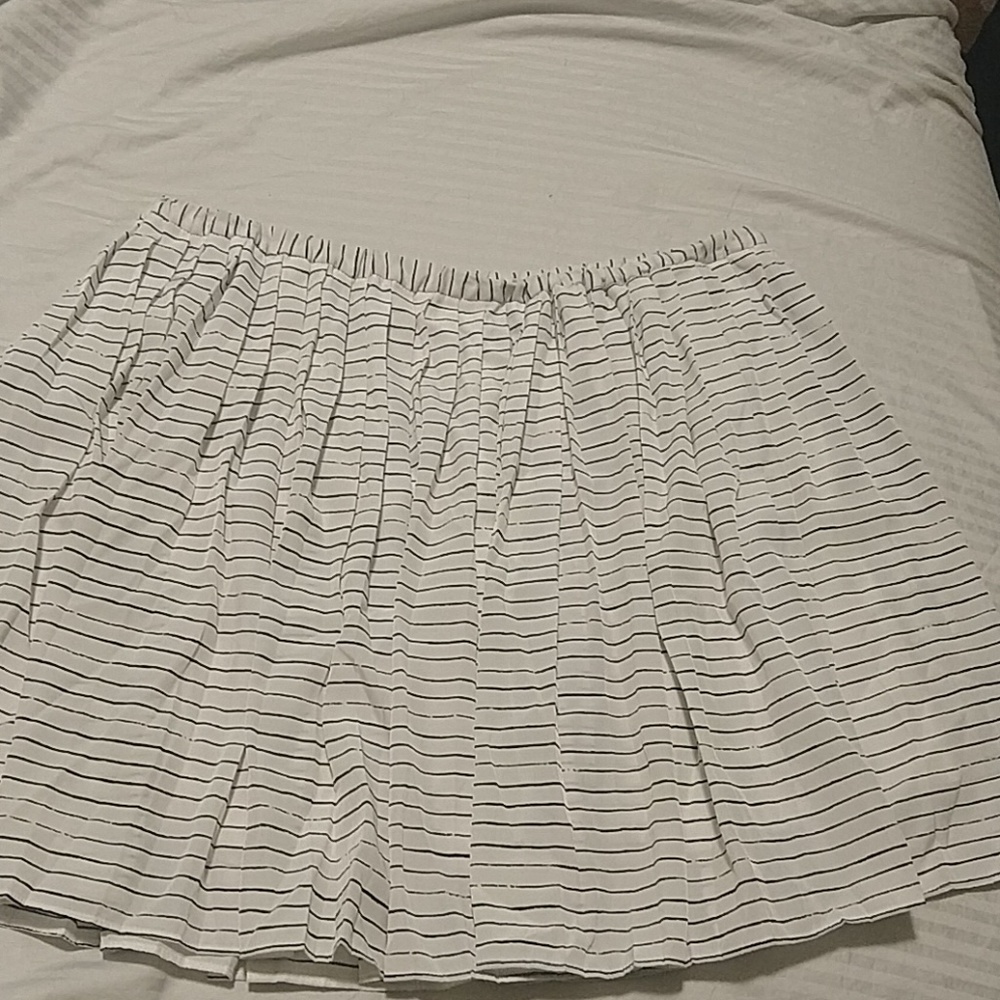Striped white banana republic skirt